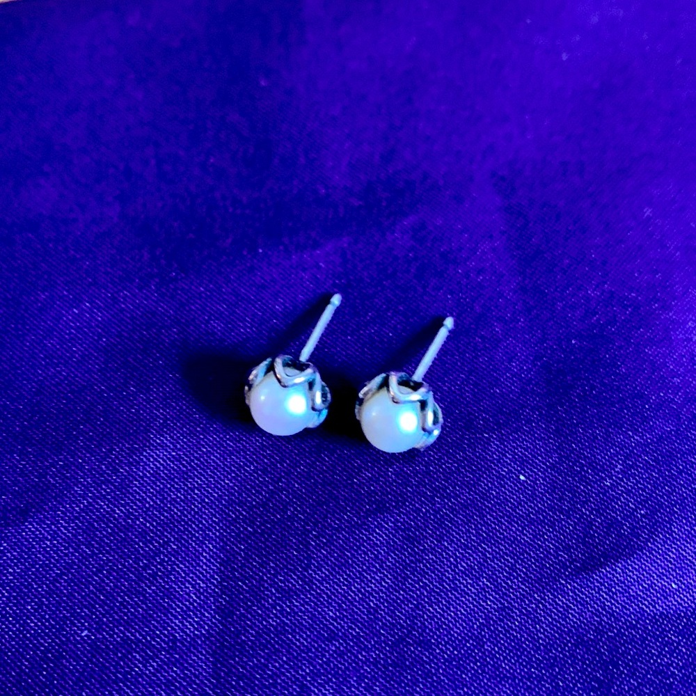 Pandora Pearl Studs